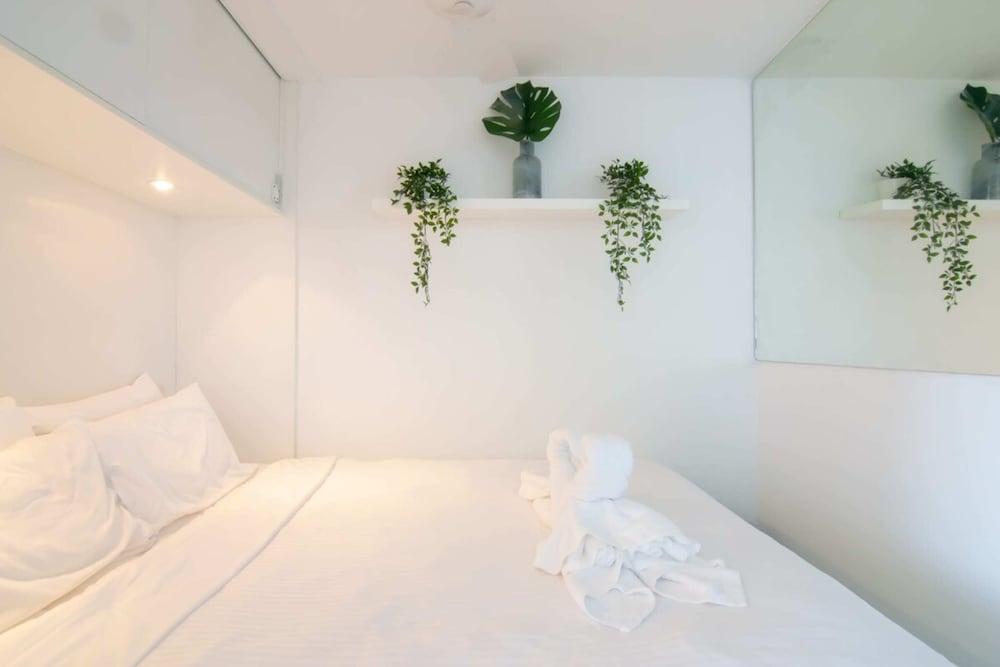 Bright 1 Bedroom Studio With Amazing City Views - Room