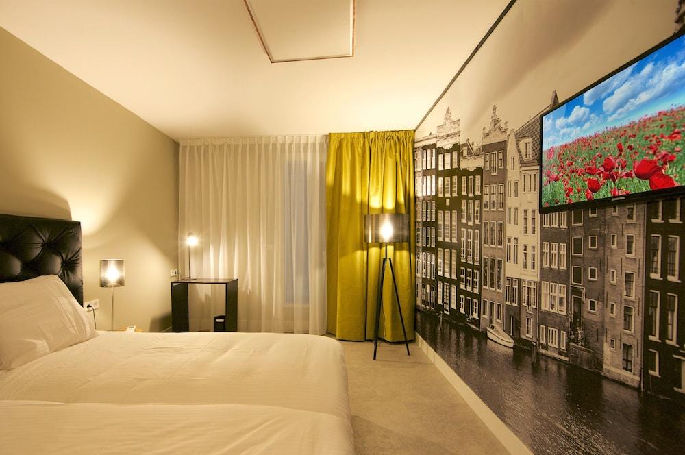 Camp Inn Hotel Amsterdam - Featured Image