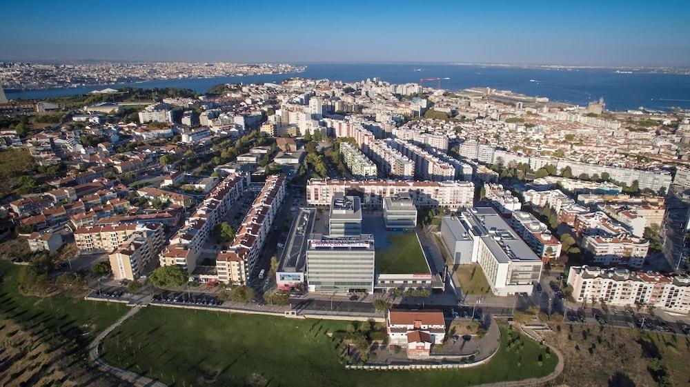 Mercure Lisboa Almada - Aerial View