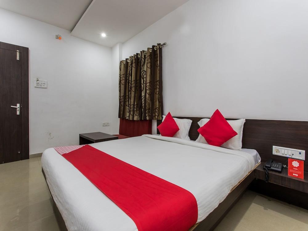 OYO 9969 Hotel Kshipra Dham - Room
