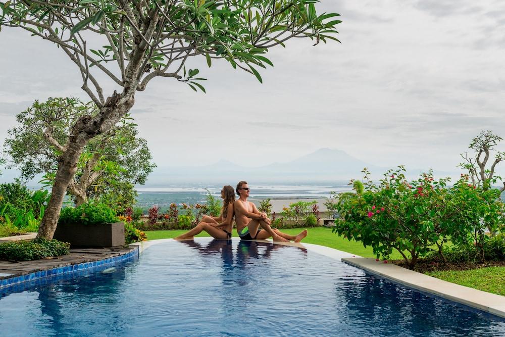 Sun Island Suites & Spa Goa Gong - Pool