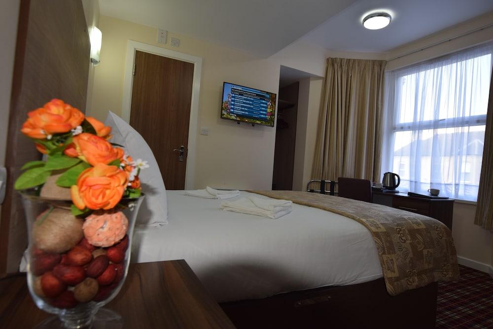 Lucky 8 Hotel - Room