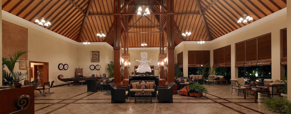 The Zuri Kumarakom Kerala Resort & Spa - Lobby