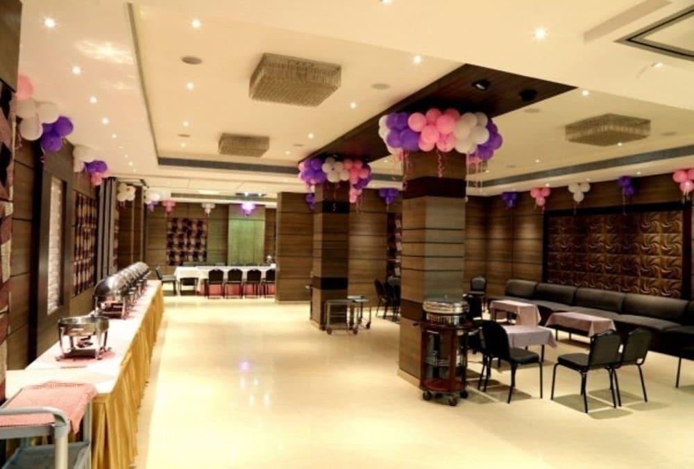 Hotel Nandan - Restaurant