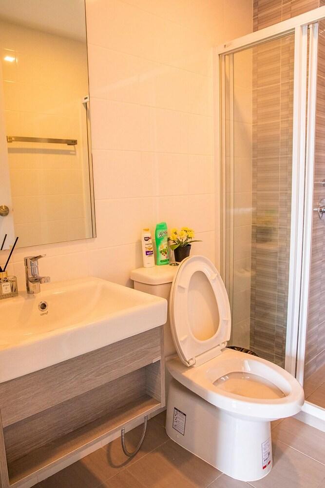 Apartment 450m from BTS with Sky Pool - bkbloft10 - Bathroom