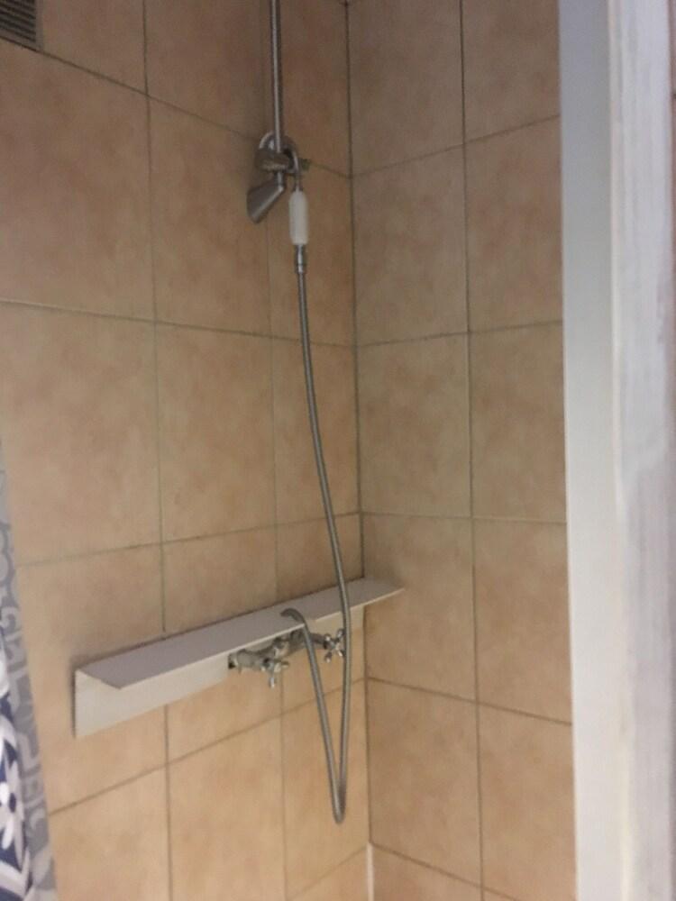 شومبر دو بابوتشكا - Bathroom Shower