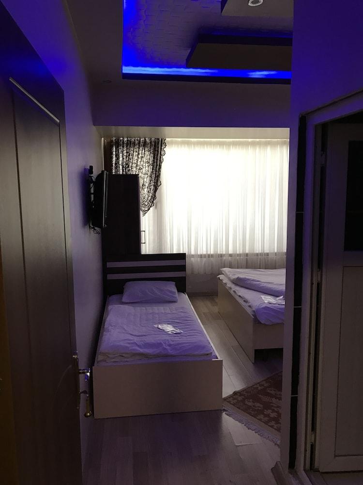 Ahranis Hotel - Room