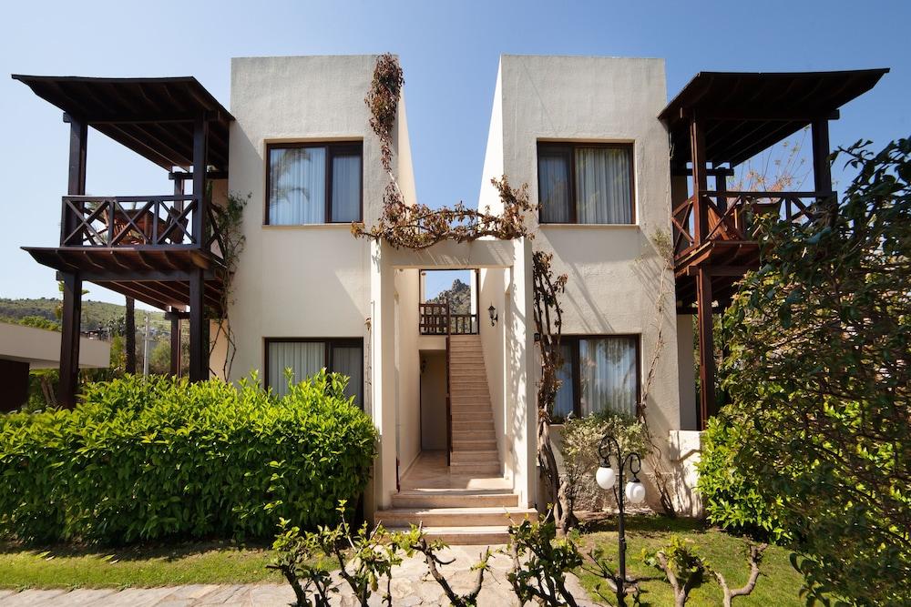 The LifeCo Bodrum Well - Being Center - Adults Only - Property Grounds