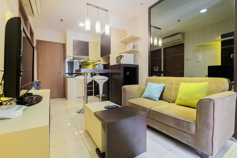 Luxurious and Comfy 2BR Cinere Bellevue Suites Apartment - Interior