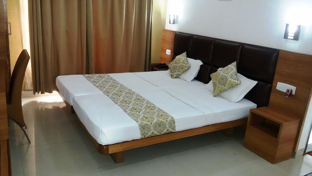 Hotel Aarian Aatithya - Featured Image
