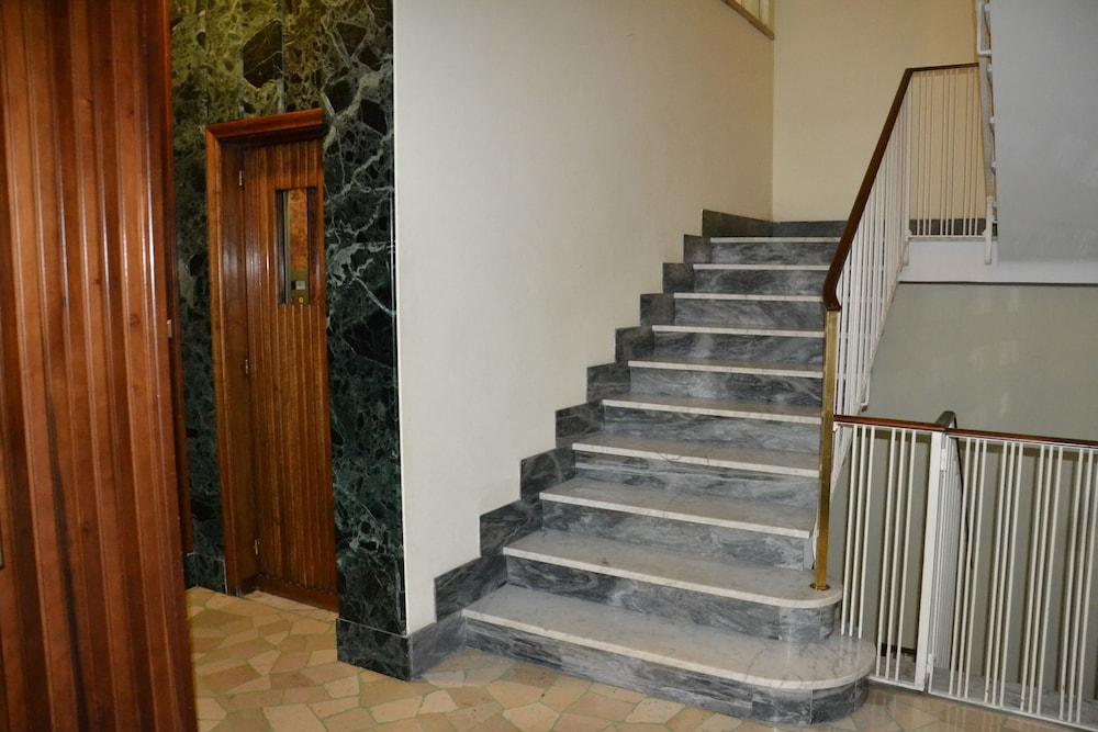 رومان هوليدايز هاوس ماركوني - Staircase