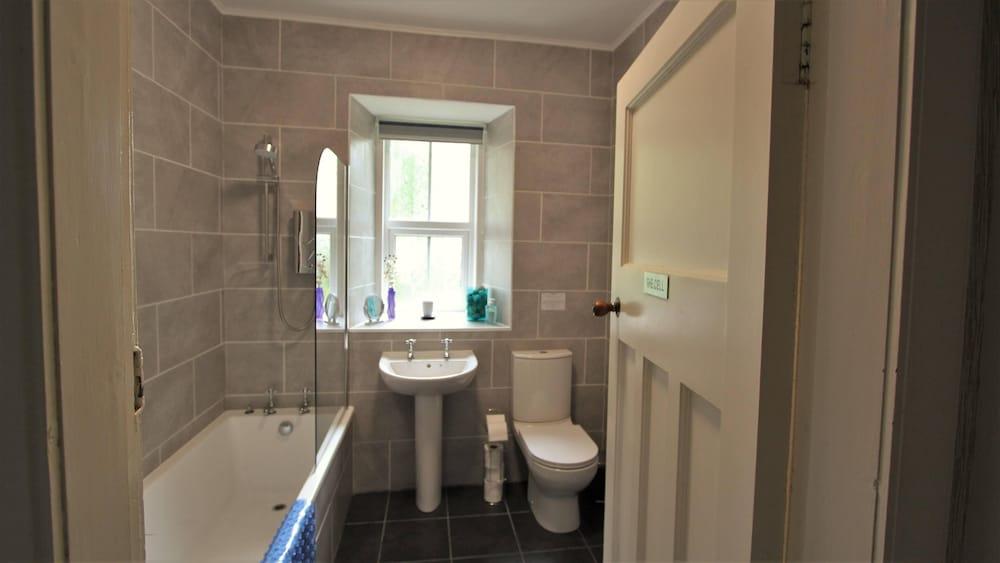 Grouse Cottage - Bathroom