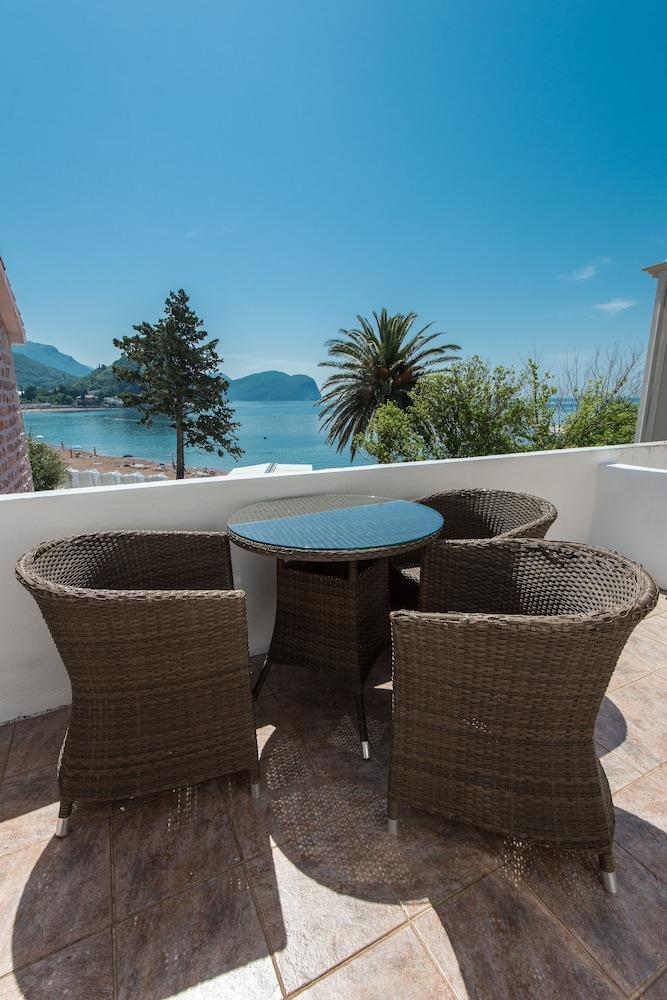 MTV Apartments Petrovac - Featured Image