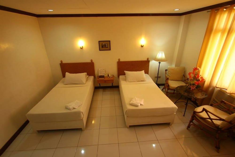 Pangasinan Regency Hotel - Room