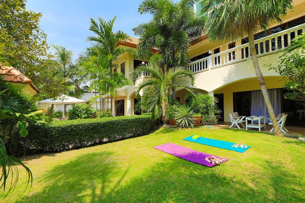 Siam Pool Villa Pattaya - Featured Image