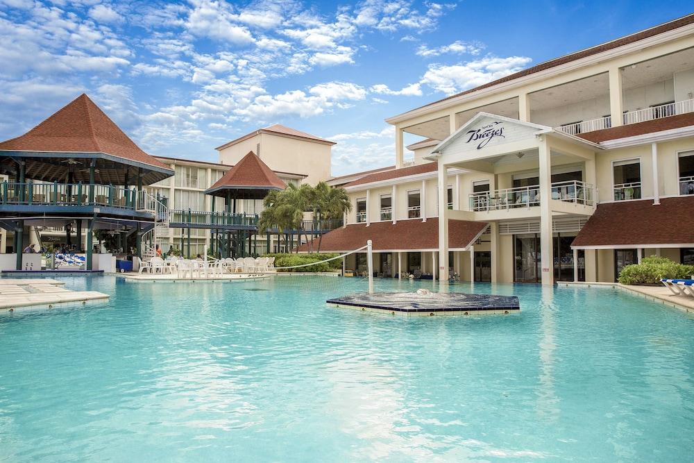 Breezes Resort Bahamas All Inclusive - Outdoor Pool