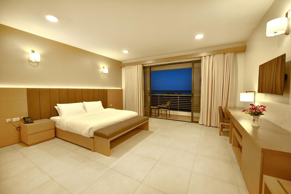 K Hotels - Room