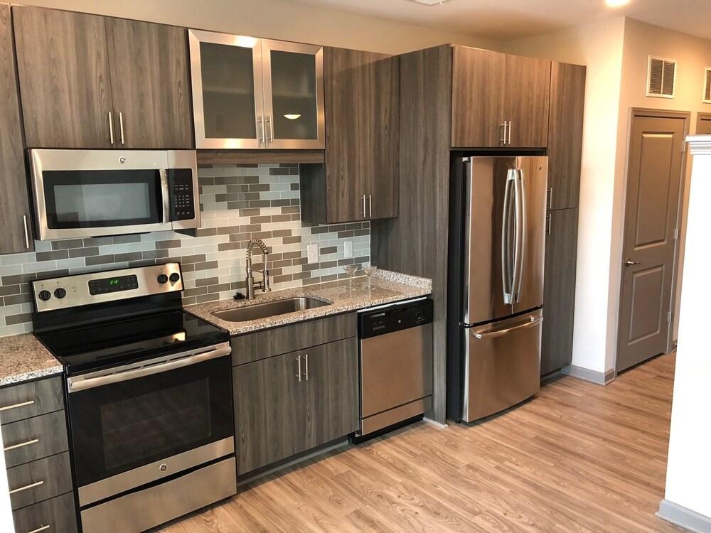 Luxury Studio Apartment - Private kitchen