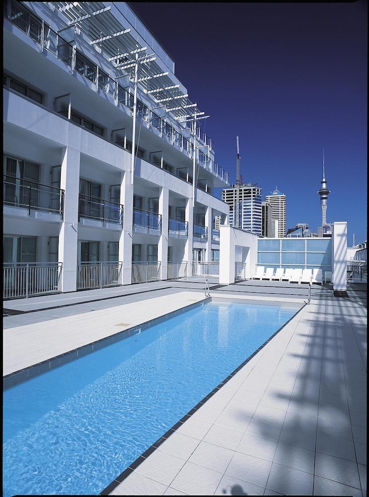 Hilton Auckland - Outdoor Pool