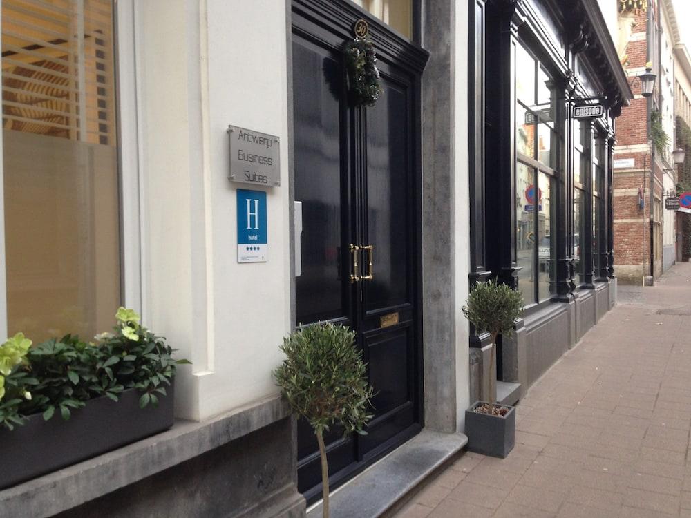 Antwerp Business Suites - Featured Image