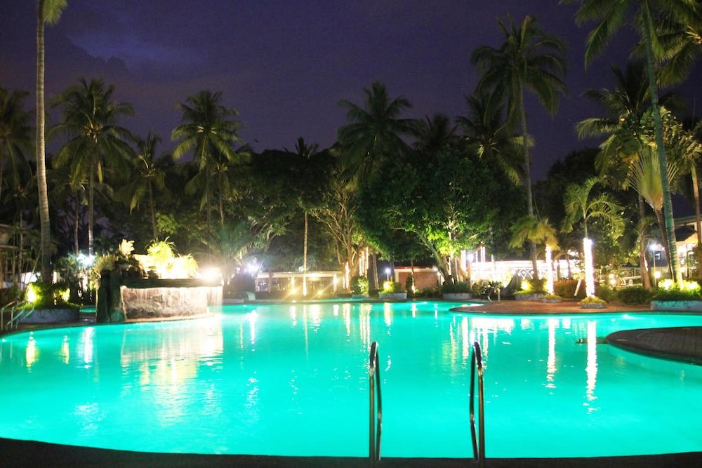 Batangas Country Club - Outdoor Pool