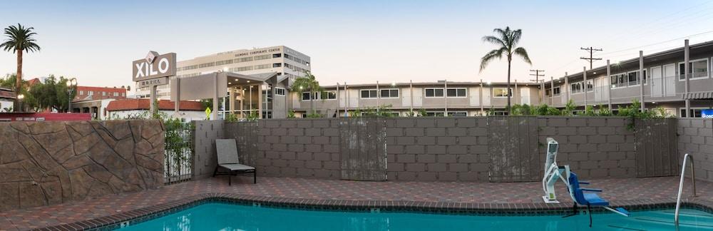 Hotel Xilo Glendale - Outdoor Pool