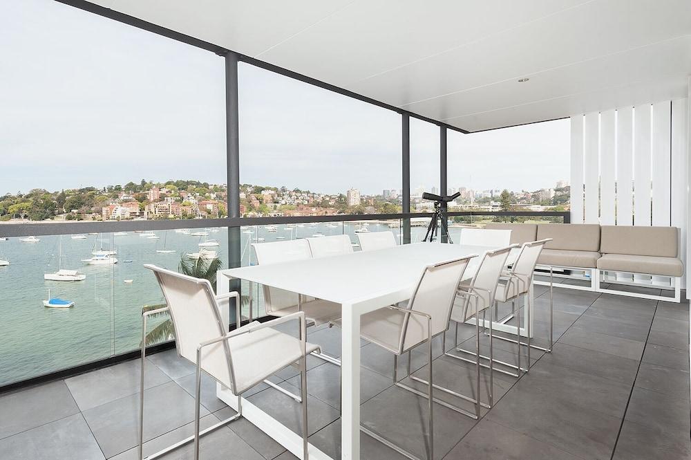 Harbour Front Single Level Apartment - Featured Image