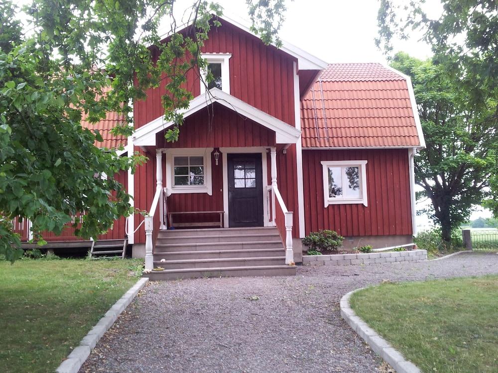 Brunnsta Gård - Exterior