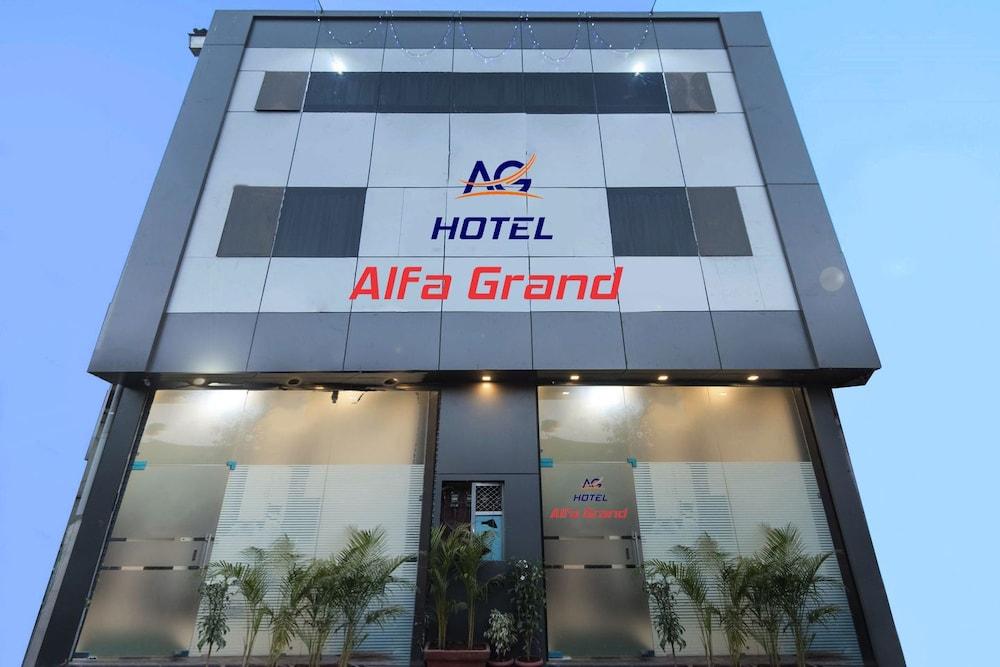 Hotel Alfa Grand - Featured Image