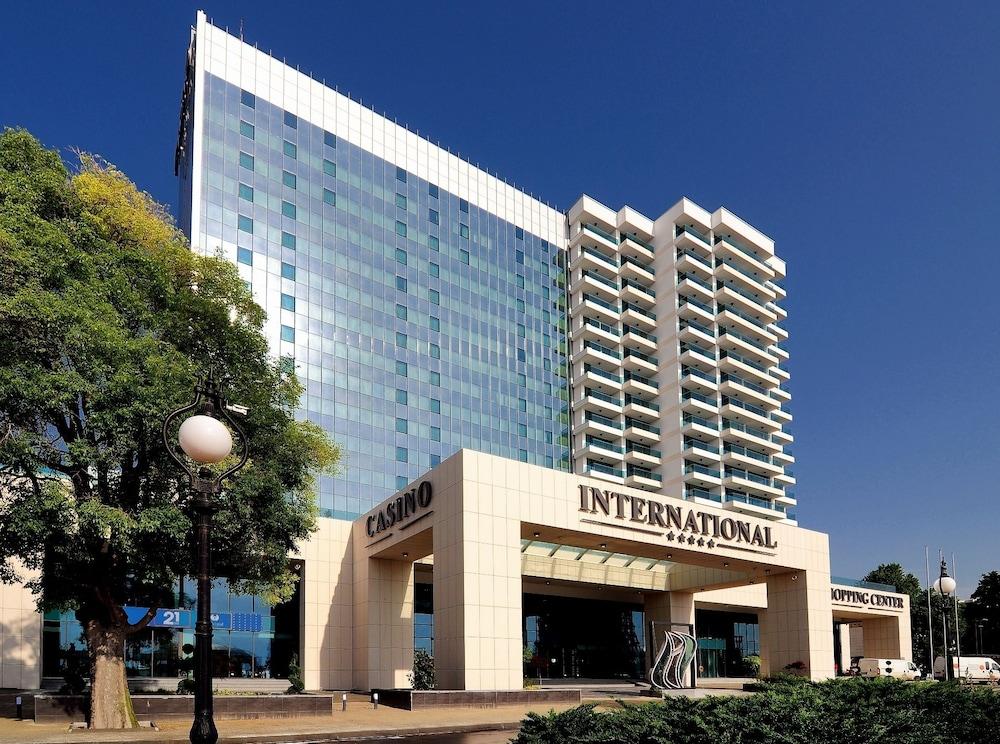 INTERNATIONAL Hotel Casino & Tower Suites - Exterior