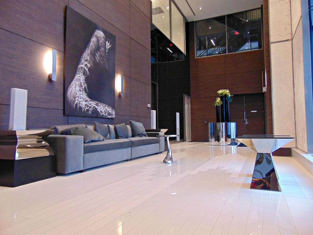 Executive Suites at St. Clair West - Lobby Lounge