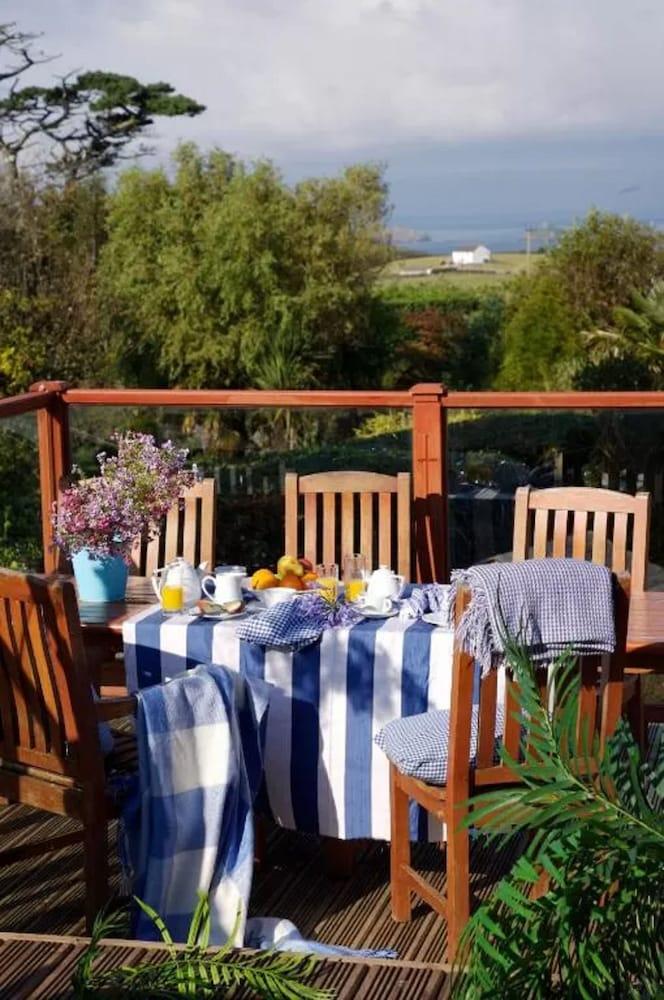 The Longcross Hotel Restaurant & Gardens - Outdoor Dining