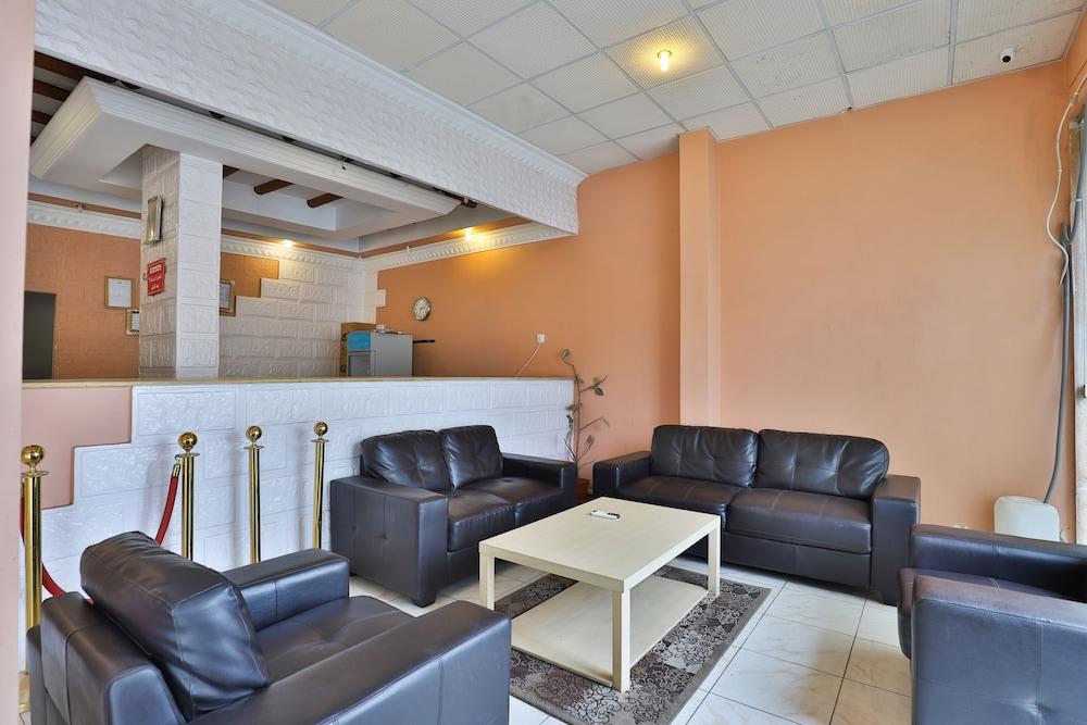 Anhaar Al Taif Residential Units - Lobby Sitting Area