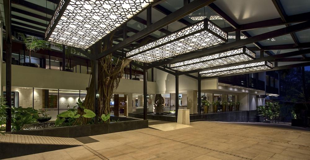 Novotel Goa Resort & Spa Hotel - Interior Entrance