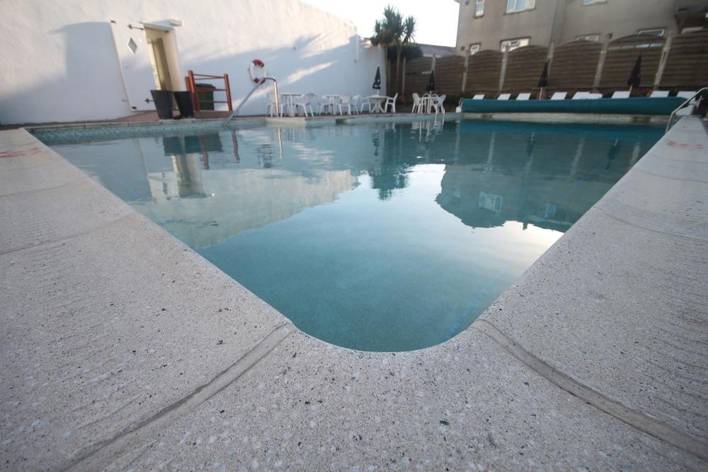 Norfolk Hotel - Outdoor Pool