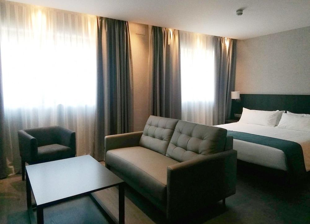 HG City Suites Barcelona - Room