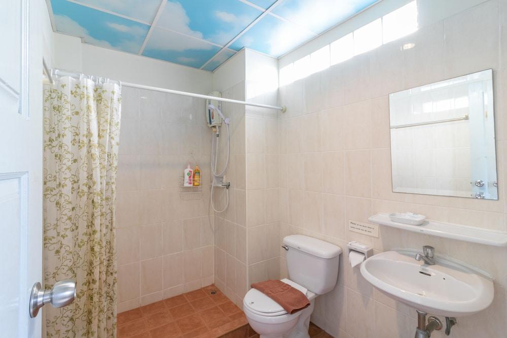 Sv Place Suvarnabhumi - Bathroom