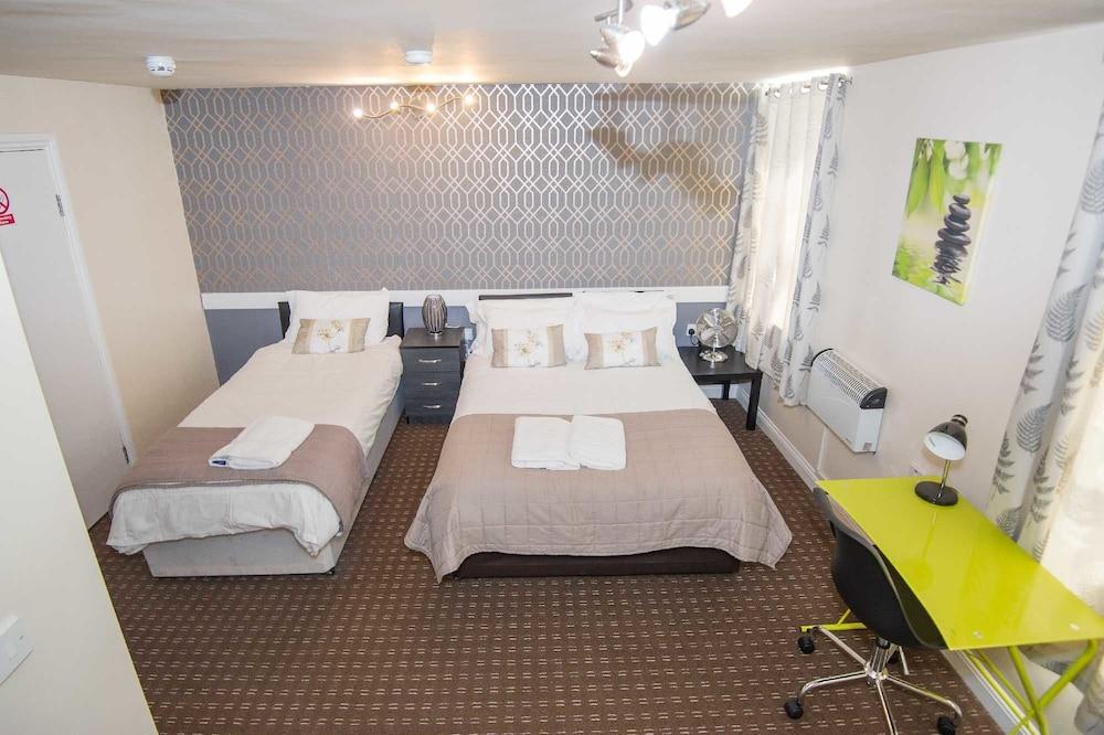 Bradford City Apartments Flat 73 - Room