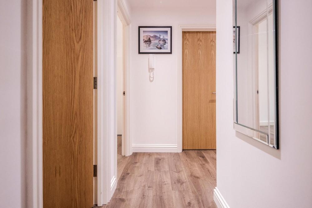 Watford Central Serviced Apartments - F3 - Featured Image