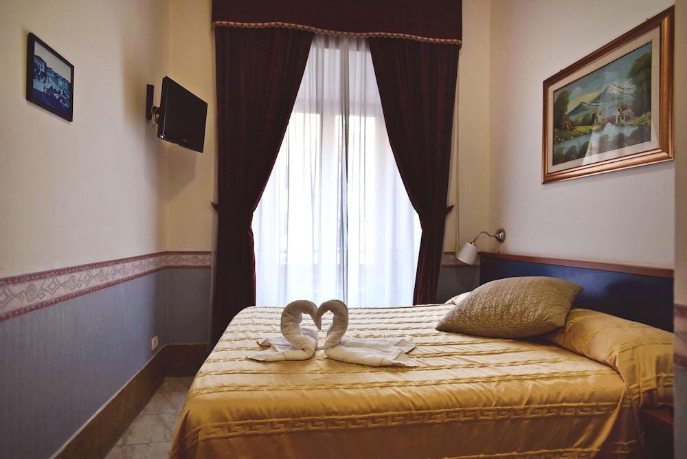 Hotel Carmel Roma - Room