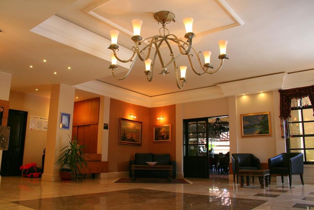 Hisar Holiday Club - Lobby Lounge