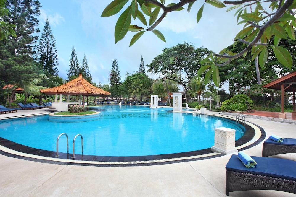 Bali Tropic Resort & Spa - Outdoor Pool