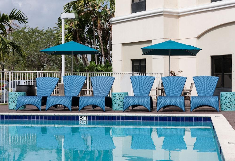 Hampton Inn & Suites by Hilton Miami-Doral/Dolphin Mall - Outdoor Pool