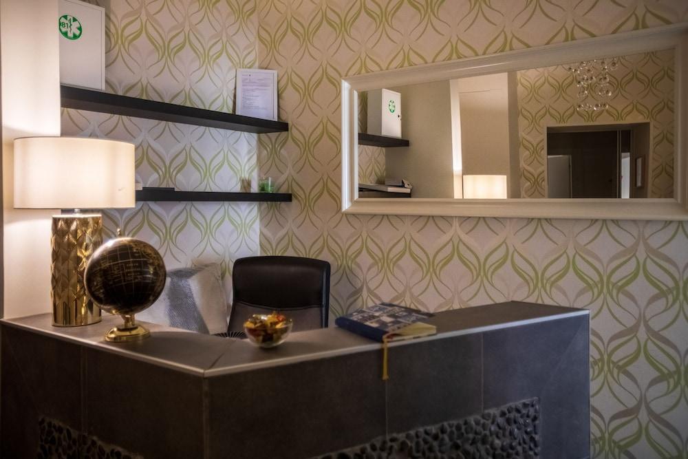 Leonardo Suites - The Luxury Leading Accommodation in Rome - Reception