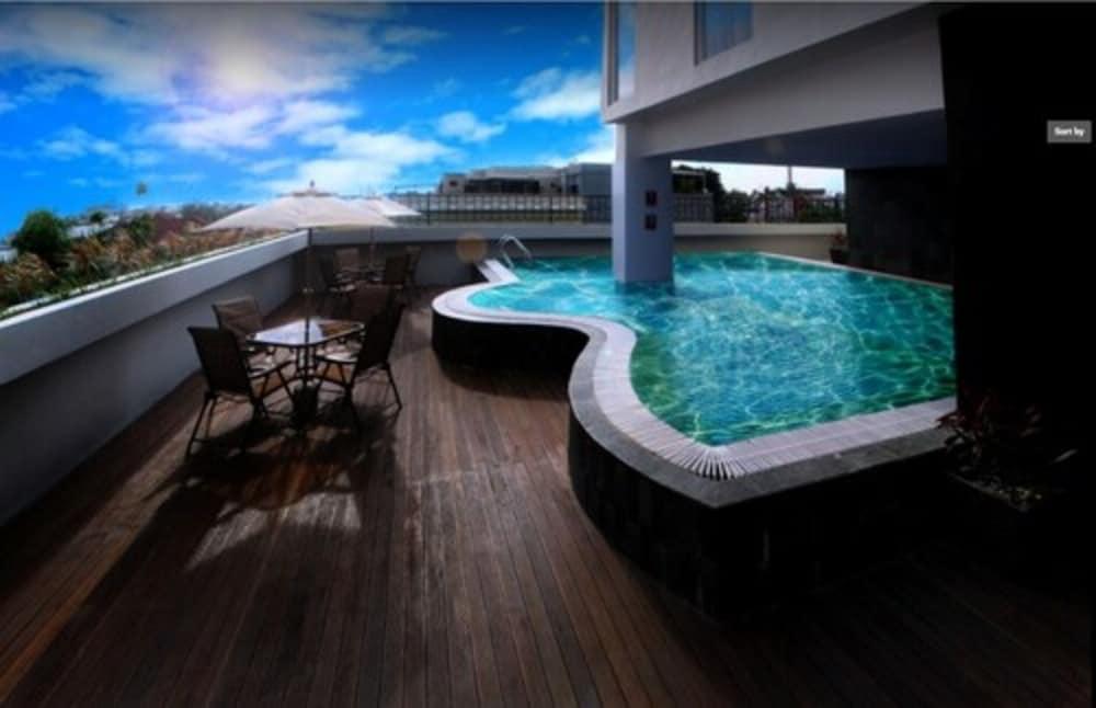 favehotel Palembang - Outdoor Pool