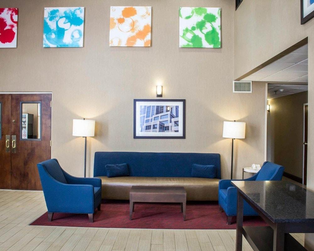 Comfort Inn & Suites Fuquay Varina - Lobby