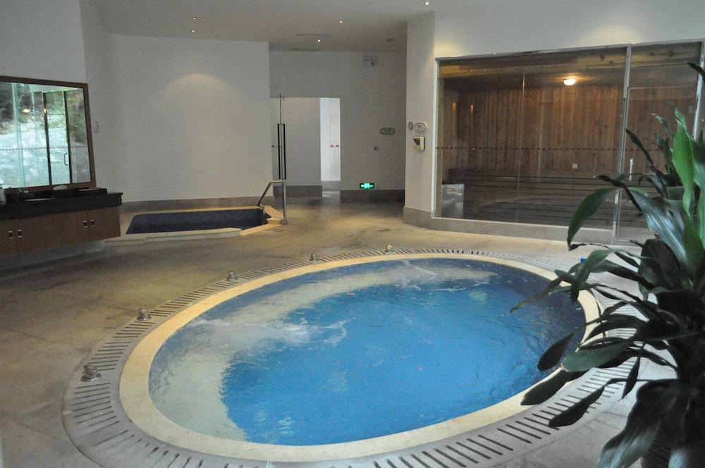 Lotus Villa Botique Hotel - Indoor Spa Tub