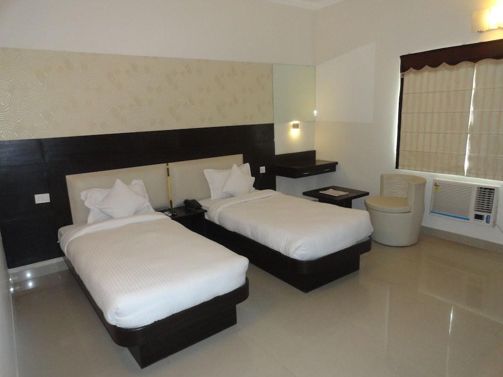 Hotel Maniram Palace - Room