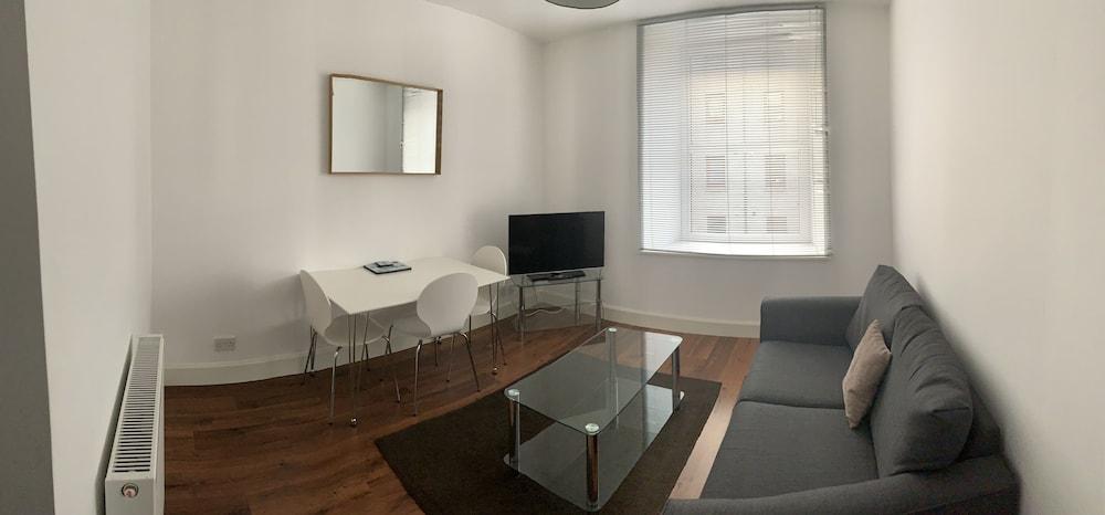 Aberdeen Serviced Apartments: Charlotte street - Living Room