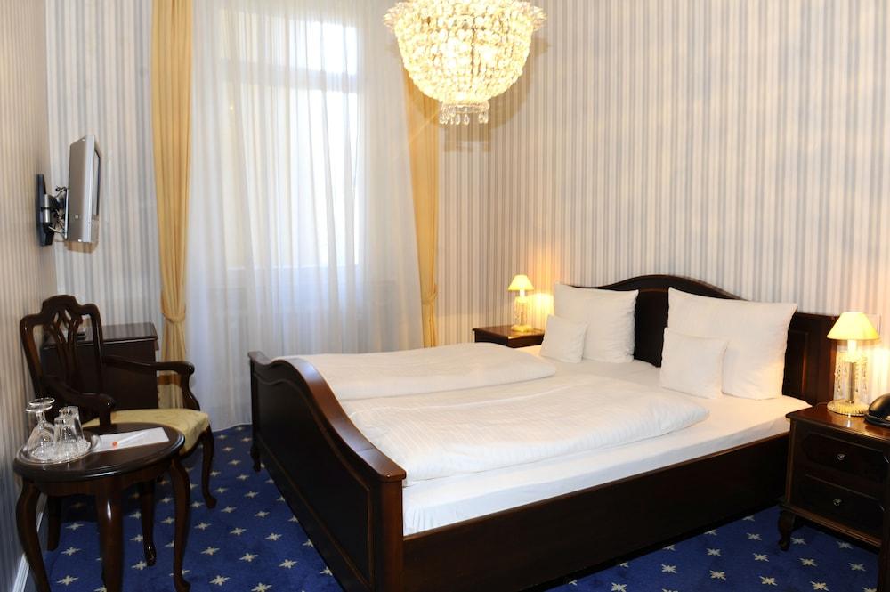 HELIOPARK Bad Hotel zum Hirsch - Room